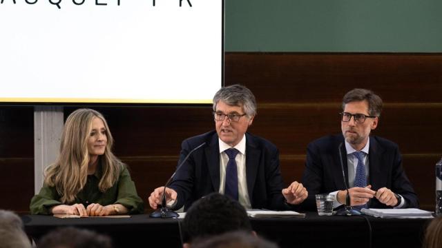 El presidente del clúster financiero BasqueFIK, Jon Ander de las Fuentes, junto a la directora  Lexuri Elorriaga